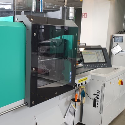 Photo of plastic injection molding machine